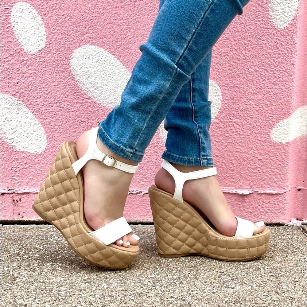 ✨SALE!✨ Tan and White Quilted Wedges